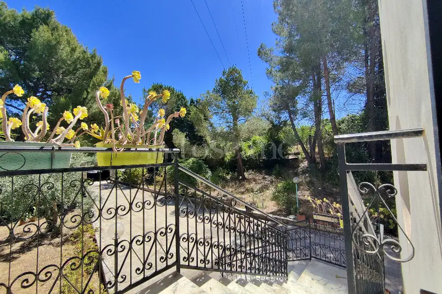 Villa in vendita di 500 mq a €255.000 (rif. 41/2026)