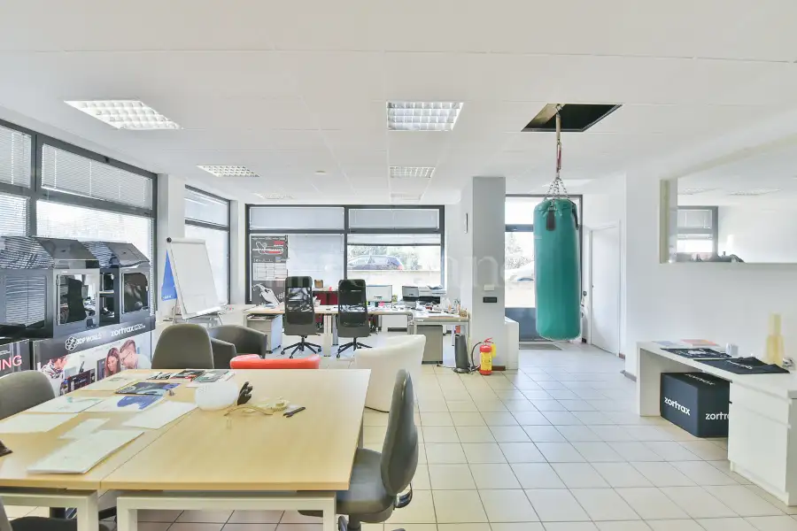 Ufficio in vendita di 220 mq a €225.000 (rif. 15/2026)