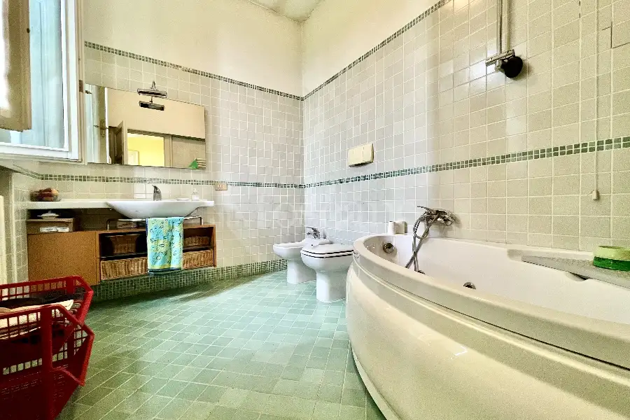 Casa Indipendente in vendita di 350 mq a €430.000 (rif. 27/2026)