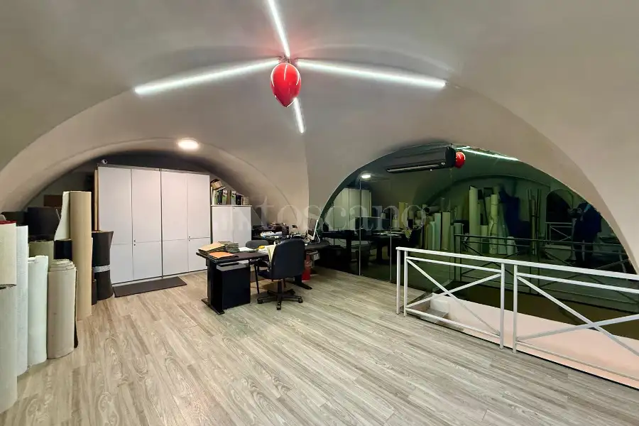 Negozio in vendita di 120 mq a €830.000 (rif. 42/2026)