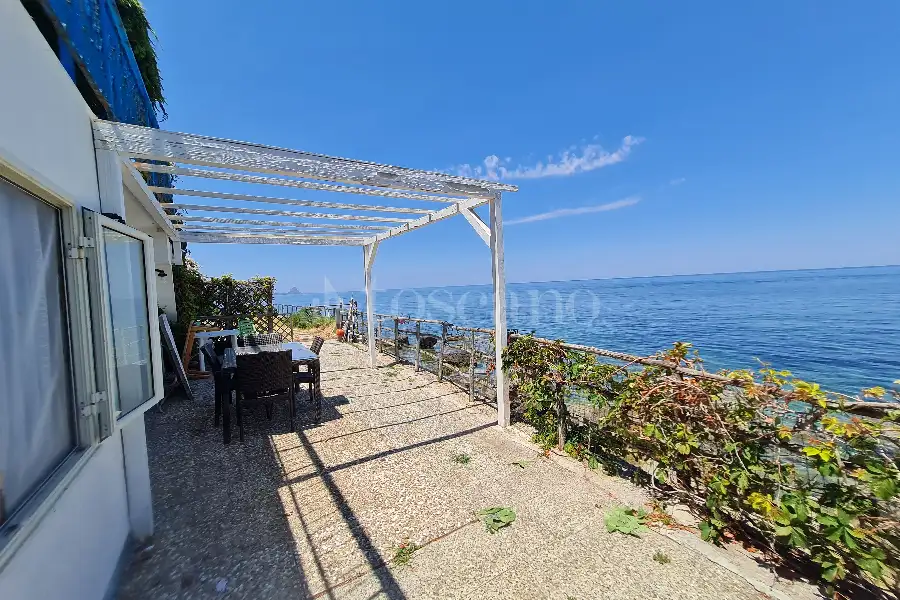 Villa Bifamiliare in vendita di 203 mq a €760.000 (rif. 51/2026)