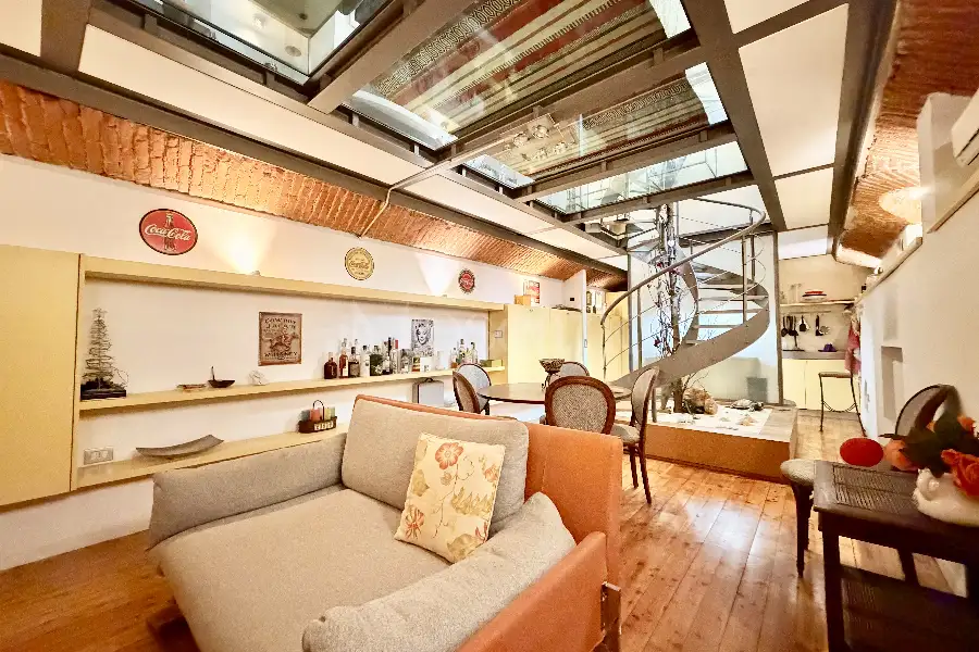Loft in vendita di 135 mq a €890.000 (rif. 36/2026)