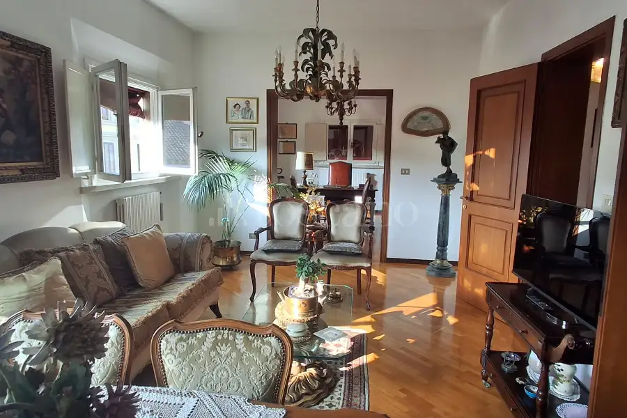 Casa in affitto di 150 mq a €2.500 (rif. 25/2026)