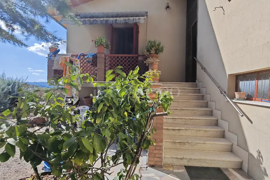 Casa in vendita di 270 mq a €340.000 (rif. 25/2026)