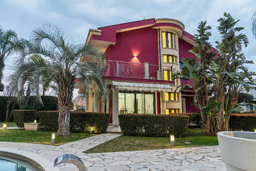 Villa in vendita di 320 mq a €829.000 (rif. 19/2026)