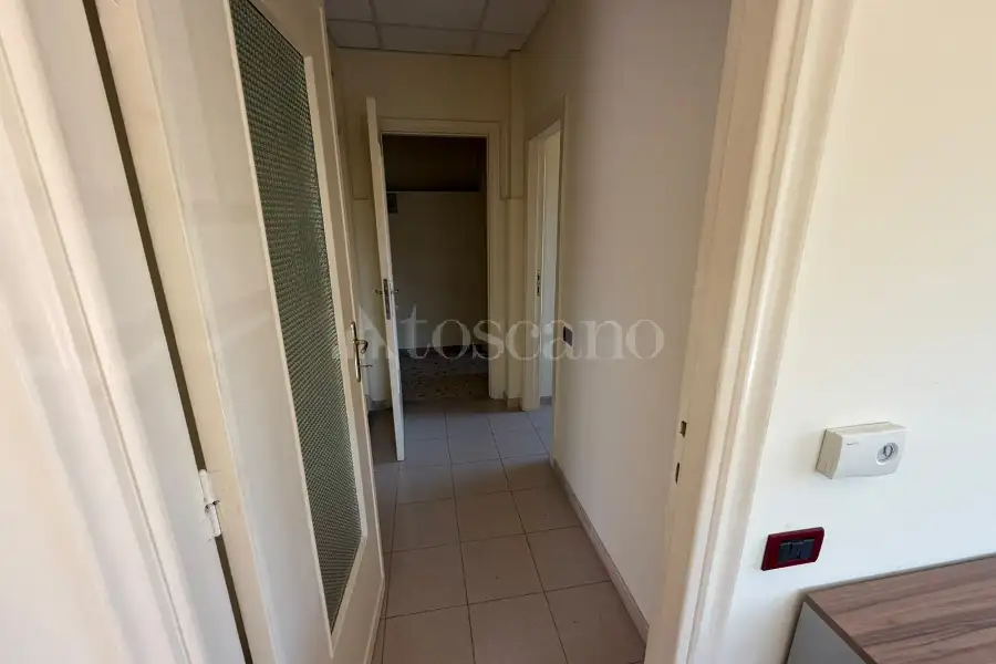 Ufficio in affitto di 80 mq a €700 (rif. 4/2026)