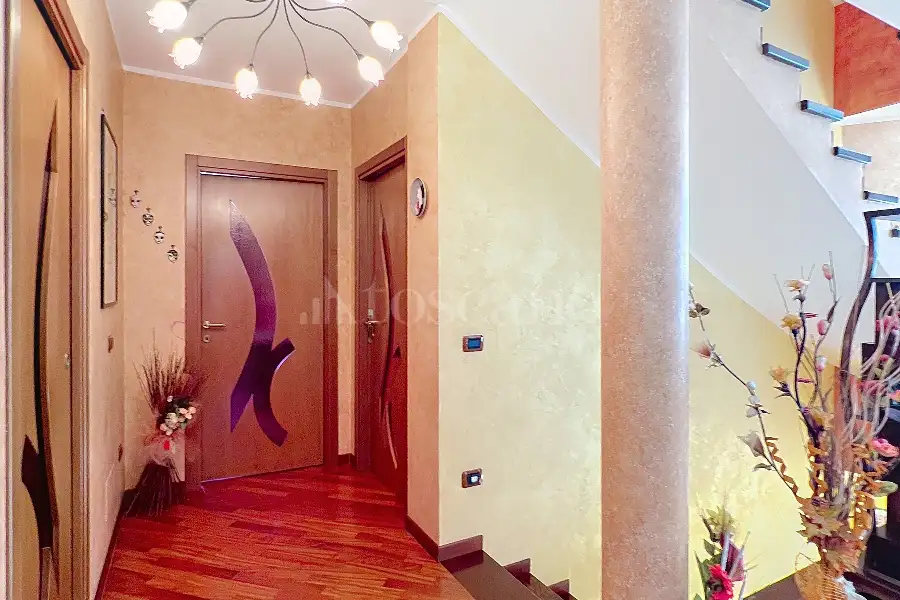 Casa Indipendente in vendita di 330 mq a €590.000 (rif. 82/2025)