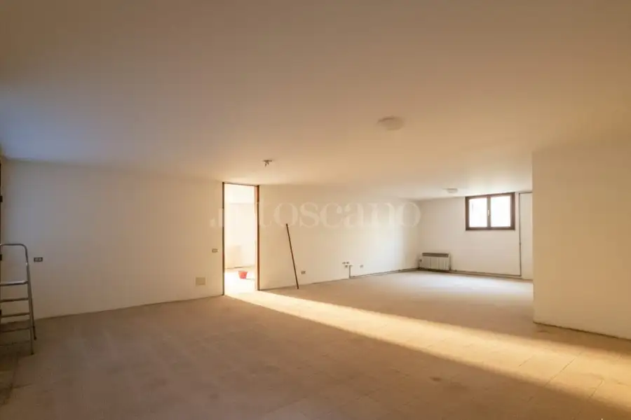 Villa in vendita di 550 mq a €970.000 (rif. 10/2026)