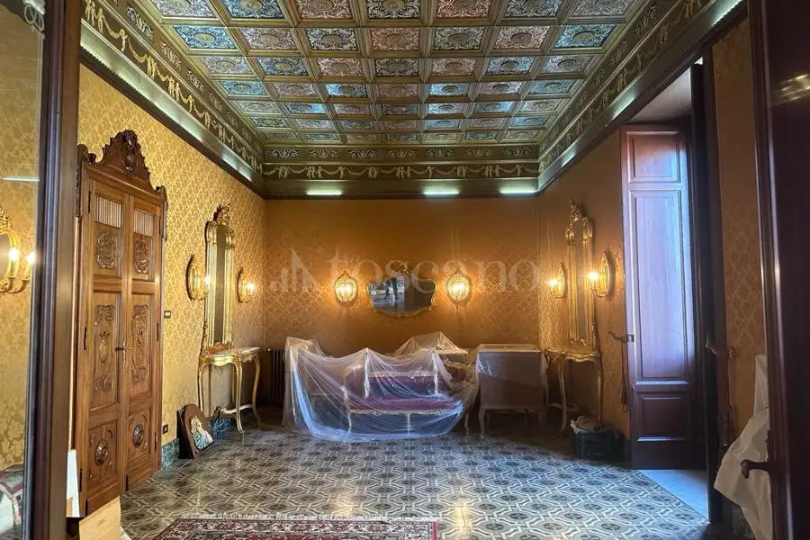 Casa in vendita di 410 mq a €420.000 (rif. 25/2026)