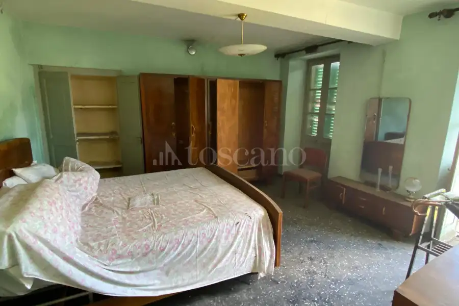 Casa Indipendente in vendita di 270 mq a €65.000 (rif. 26/2026)