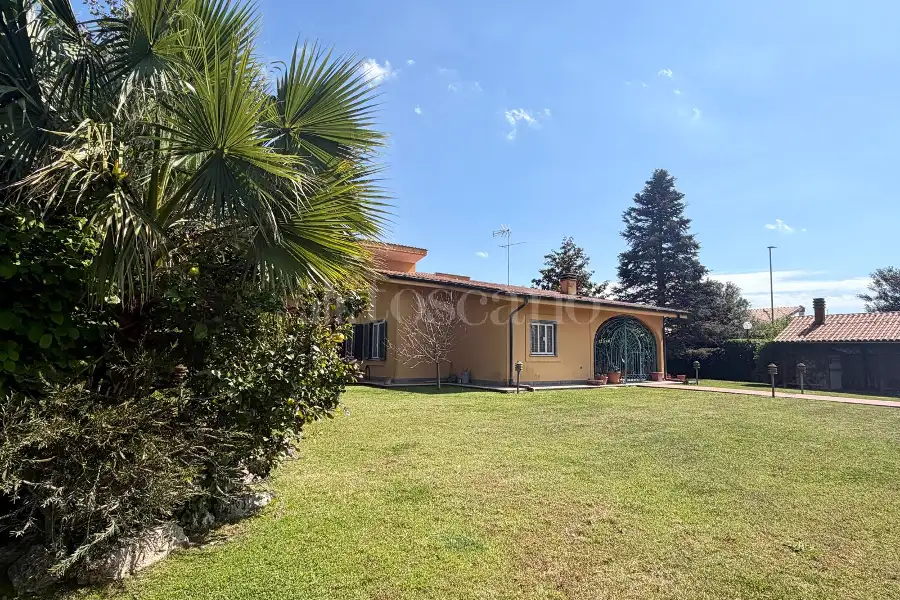 Villa Bifamiliare in vendita di 260 mq a €649.000 (rif. 30/2026)