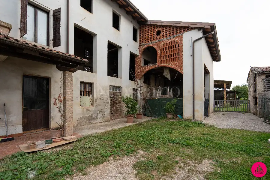Casa Indipendente in vendita di 310 mq a €190.000 (rif. 66/2026)