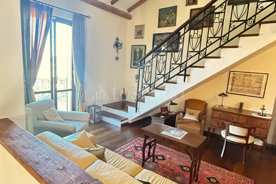 Villa in vendita di 480 mq a €880.000 (rif. 4/2026)