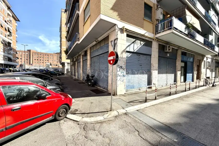 Negozio in vendita di 141 mq a €249.000 (rif. 56/2026)