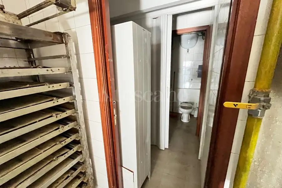 Negozio in vendita di 140 mq a €219.000 (rif. 5/2026)