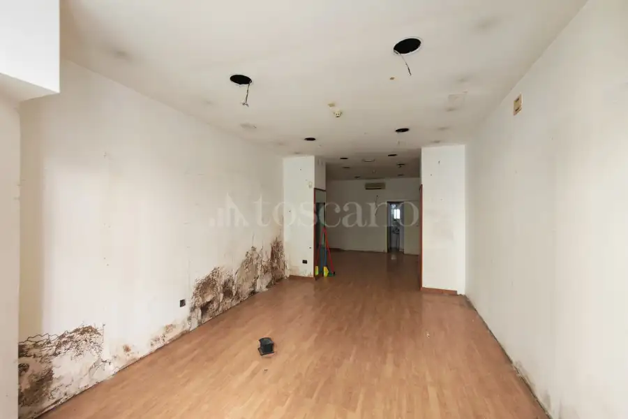 Negozio in affitto di 80 mq a €850 (rif. 11/2026)