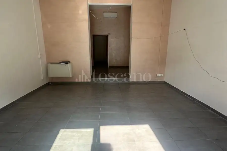 Negozio in affitto di 60 mq a €500 (rif. 114/2024)