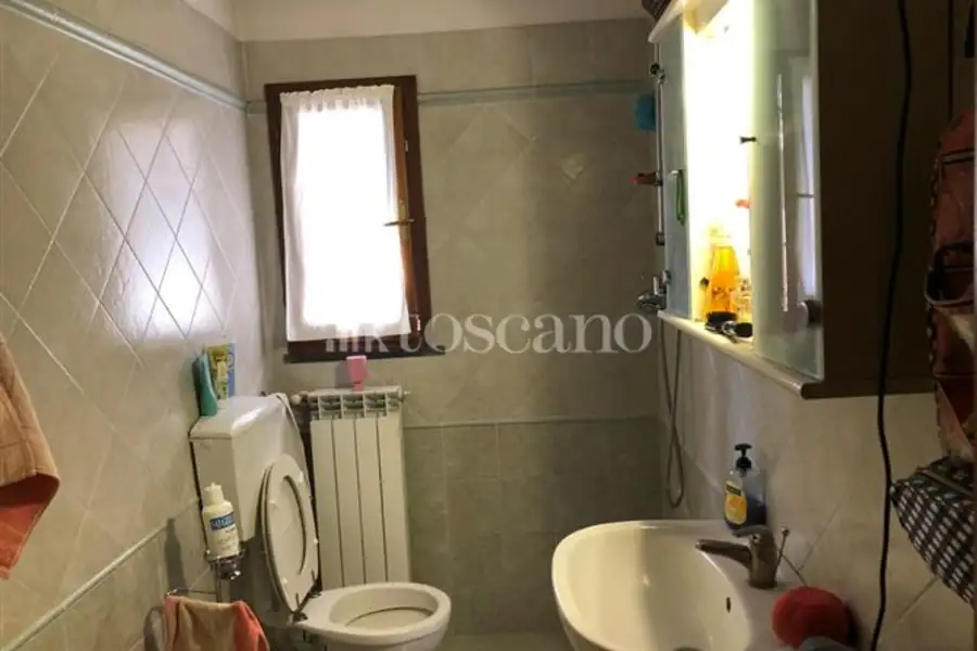 Villa Bifamiliare in vendita di 280 mq a €298.000 (rif. 18/2025)