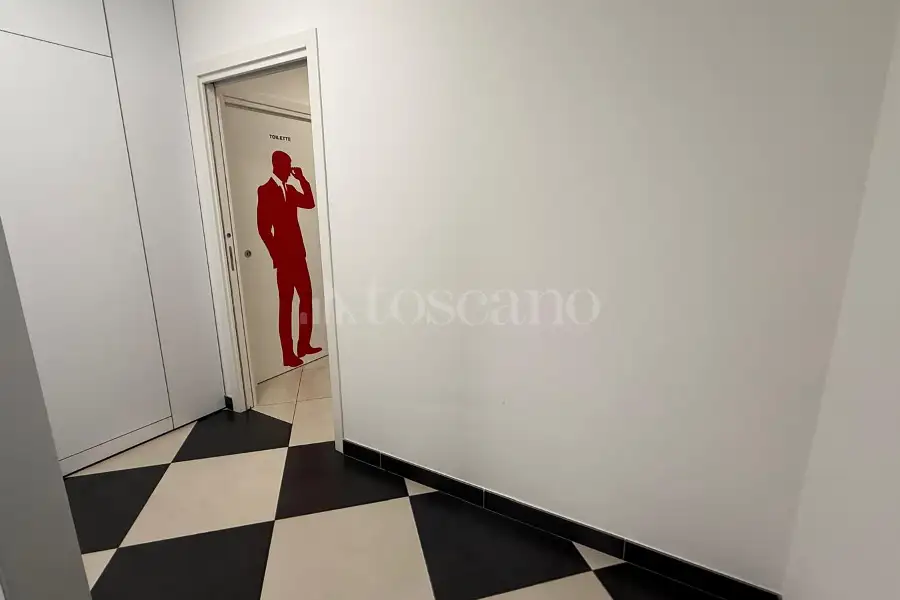Ufficio in vendita di 300 mq a €350.000 (rif. 24/2026)