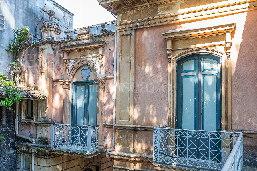 Villa in vendita di 1.200 mq a €4.250.000 (rif. 61/2026)