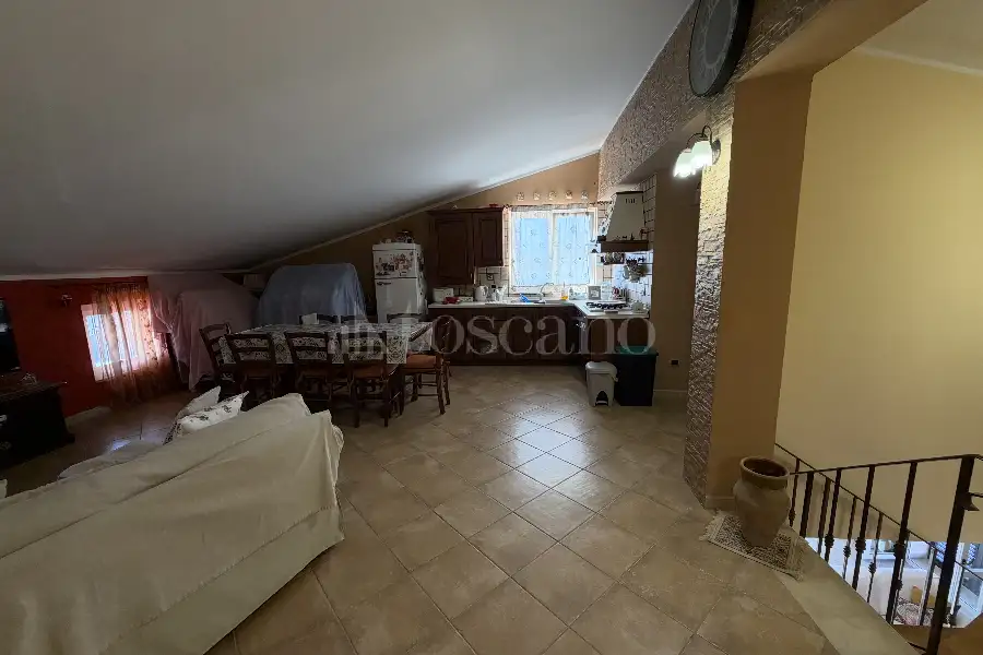 Villa Plurifamiliare in vendita di 400 mq a €399.000 (rif. 137/2026)