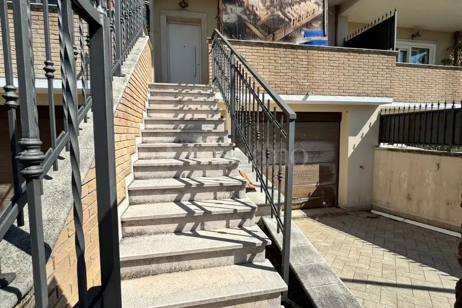 Villino a Schiera in vendita di 300 mq a €350.000 (rif. 88/2025)