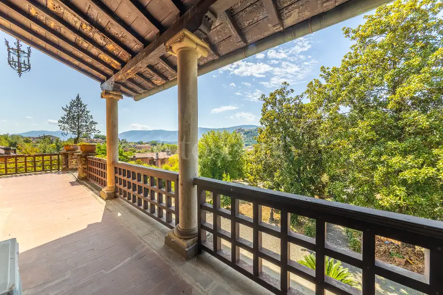 Villa in vendita di 750 mq a €1.950.000 (rif. 53/2026)