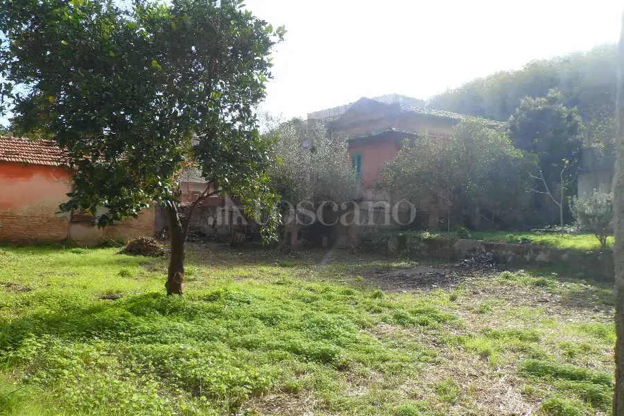Villa in vendita di 225 mq a €100.000 (rif. 98/2016)