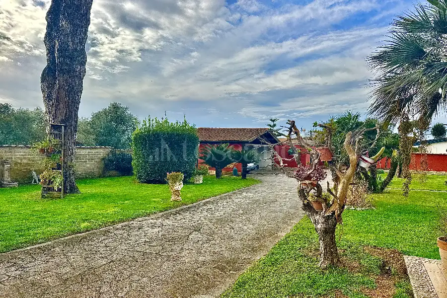 Villa in vendita di 300 mq a €445.000 (rif. 11/2025)