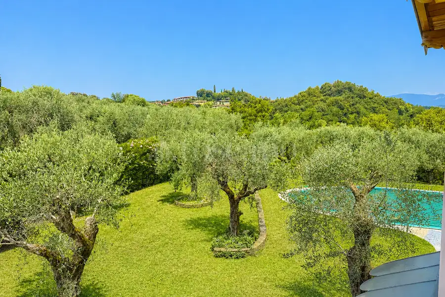 Villa in vendita di 400 mq a €1.200.000 (rif. 24/2026)