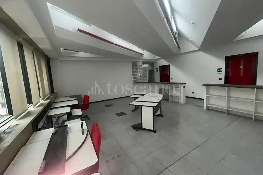 Ufficio in vendita di 239 mq a €229.000 (rif. 4/2026)