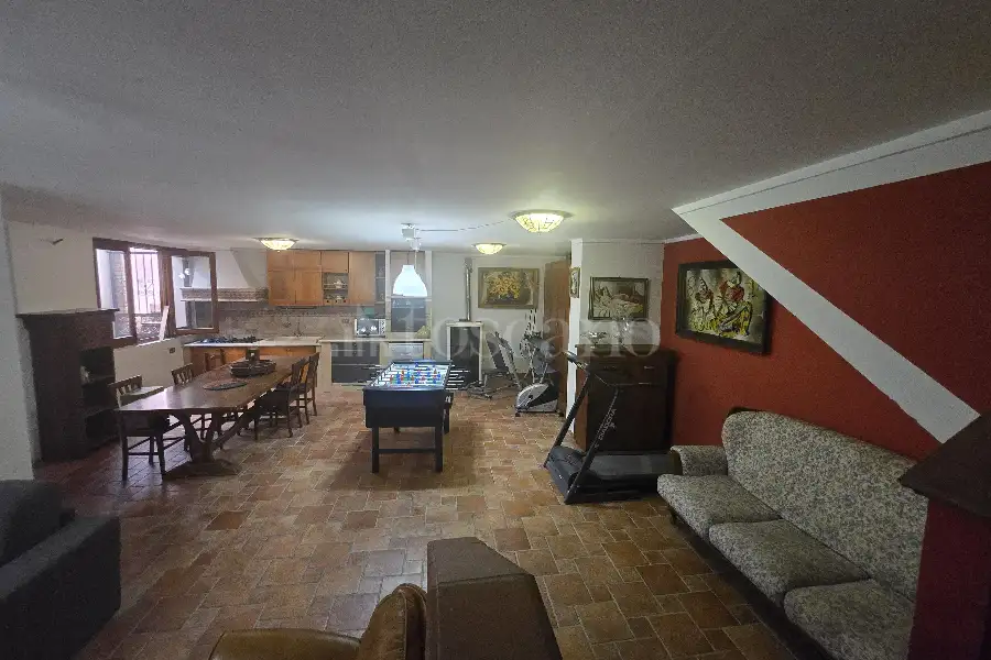 Casa Indipendente in vendita di 410 mq a €615.000 (rif. 40/2025)