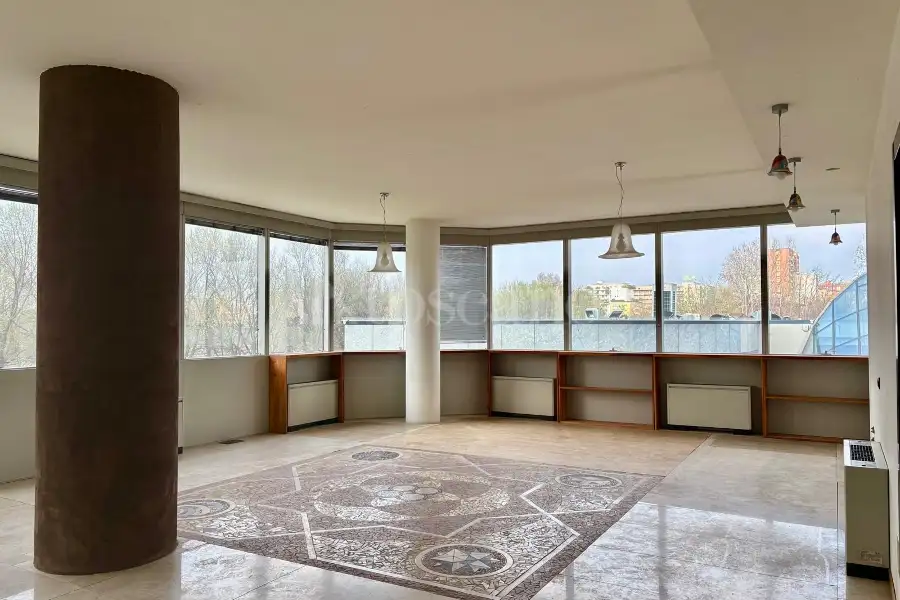 Ufficio in vendita di 115 mq a €350.000 (rif. 7/2026)