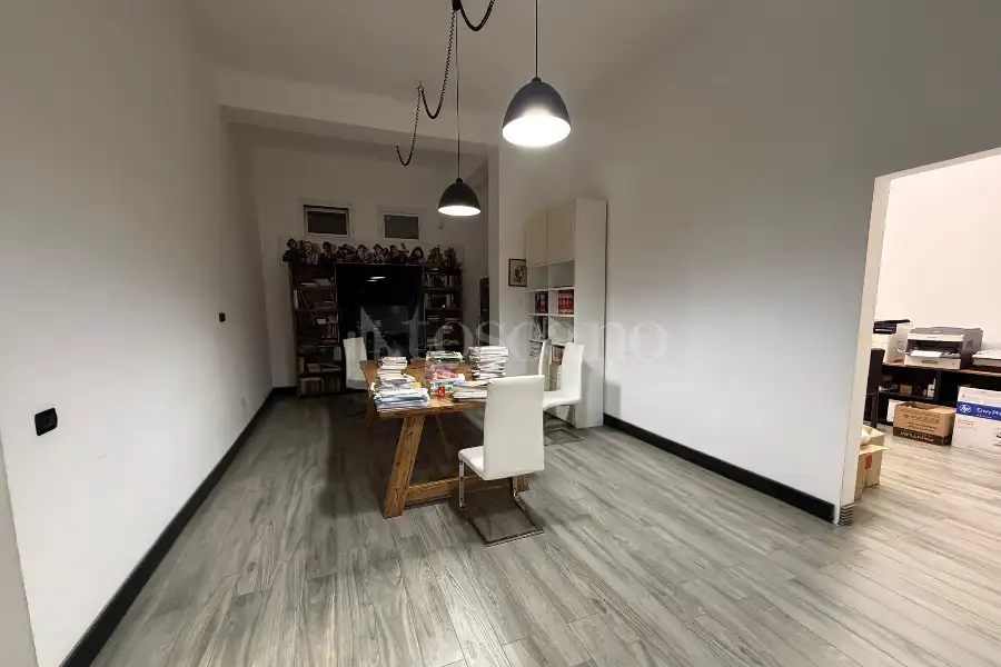 Negozio in vendita di 225 mq a €385.000 (rif. 95/2026)