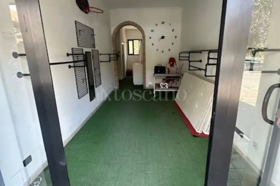 Negozio in affitto di 30 mq a €500 (rif. 31/2026)