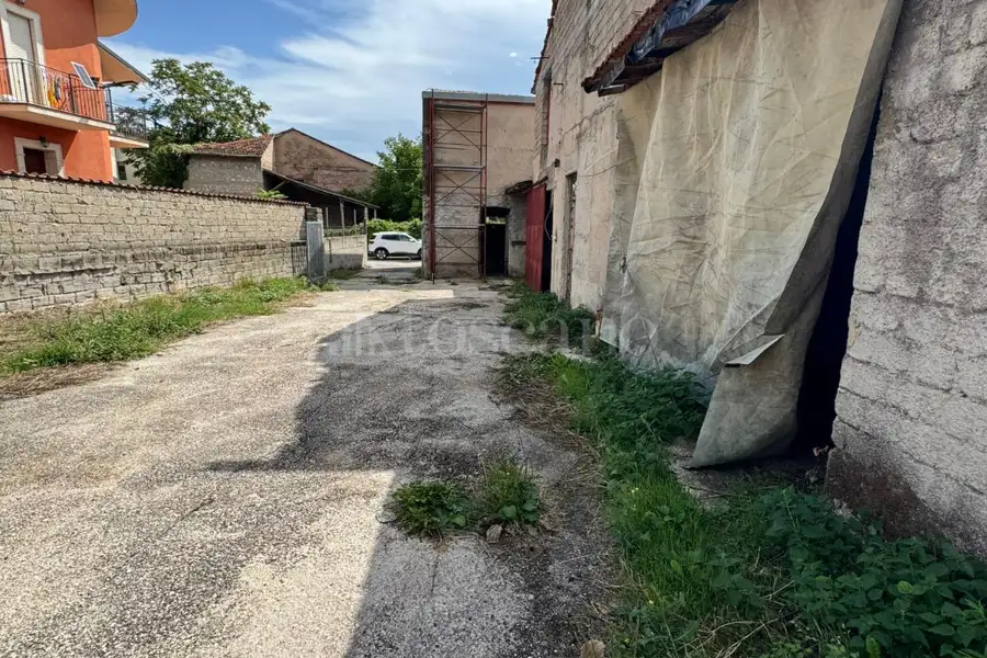 Casa Indipendente in vendita di 250 mq a €90.000 (rif. 102/2025)