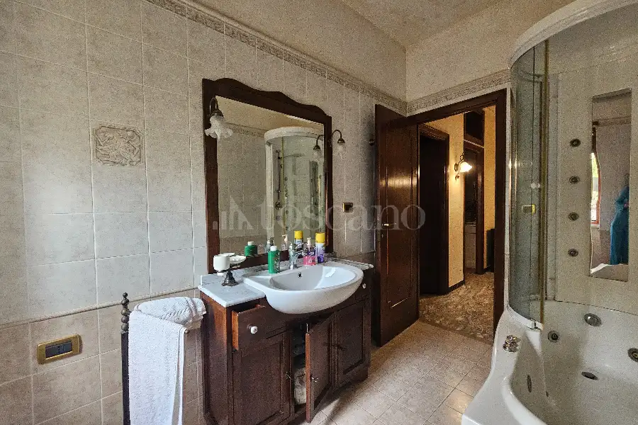 Villa Bifamiliare in vendita di 220 mq a €249.000 (rif. 28/2026)