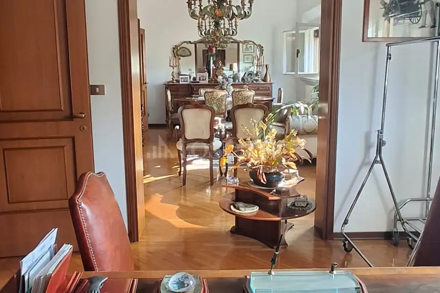 Casa in affitto di 150 mq a €2.500 (rif. 25/2026)