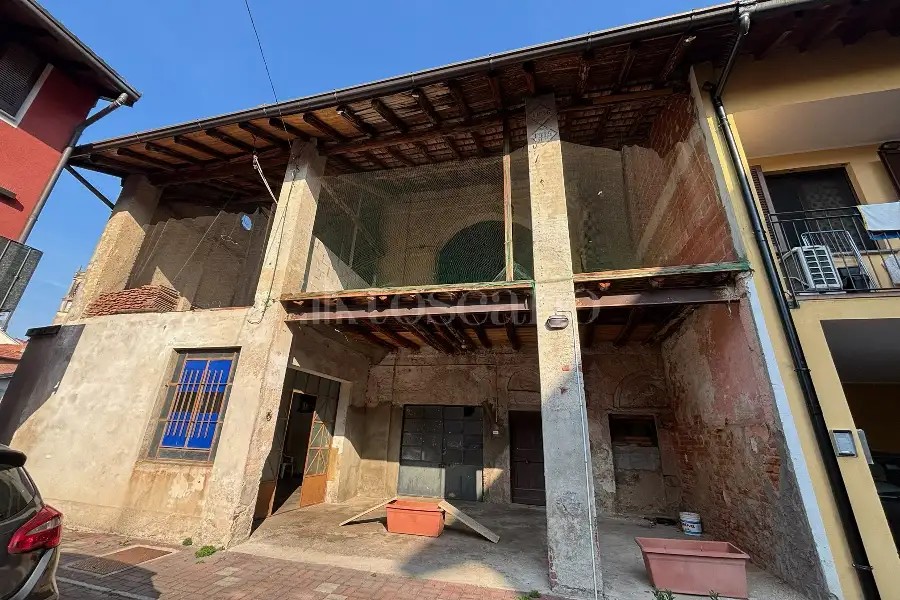 Magazzino in vendita di 120 mq a €75.000 (rif. 25/2026)