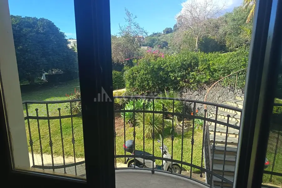 Villa Bifamiliare in vendita di 265 mq a €550.000 (rif. 215/2025)