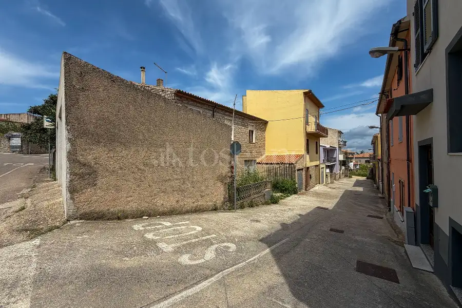 Casa Indipendente in vendita di 200 mq a €125.000 (rif. 23/2026)