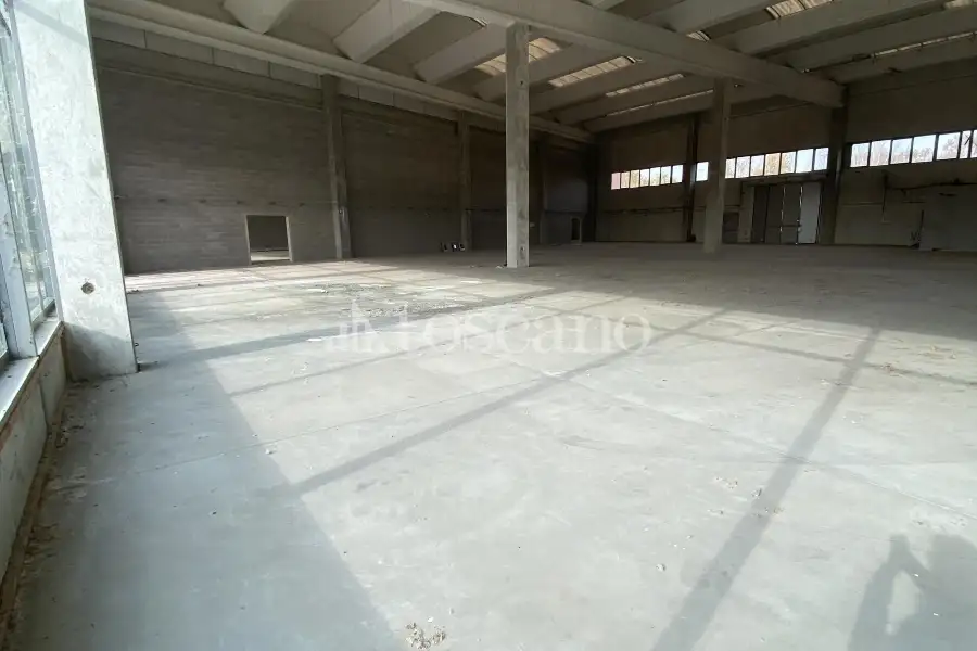 Capannone in vendita di 1200 mq a €340,000 (rif. BL6174VE-2)