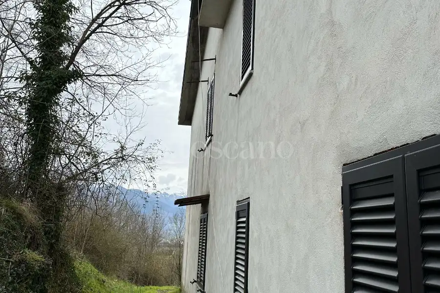 Villa Bifamiliare in vendita di 250 mq a €90.000 (rif. 6/2025)