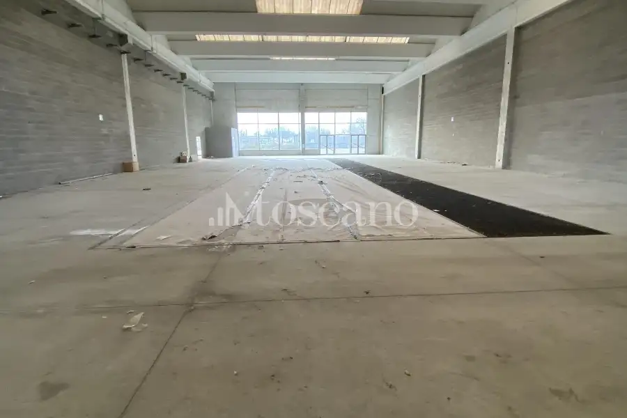 Capannone in vendita di 960 mq a €444,000 (rif. BL6174VE-3)