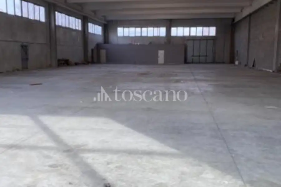Capannone in vendita di 1060 mq a €493,200 (rif. BL6174VE-4)