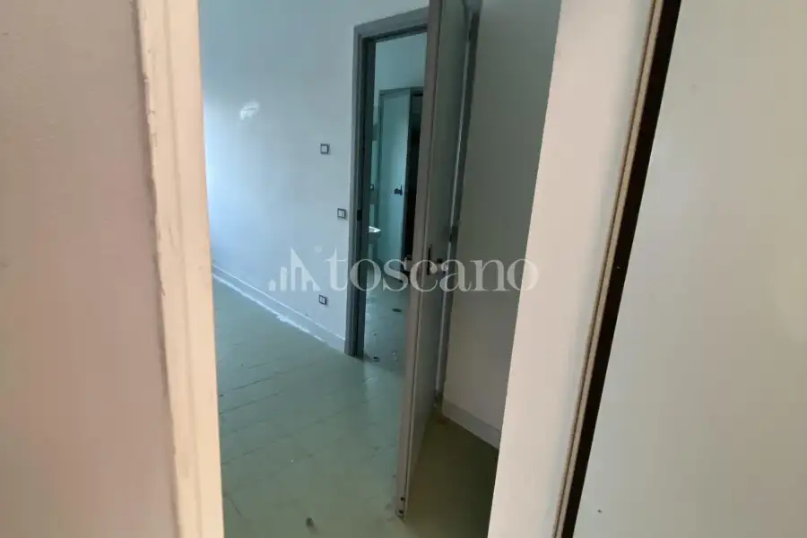 Capannone in vendita di 1060 mq a €295,000 (rif. BL6174VE-4)