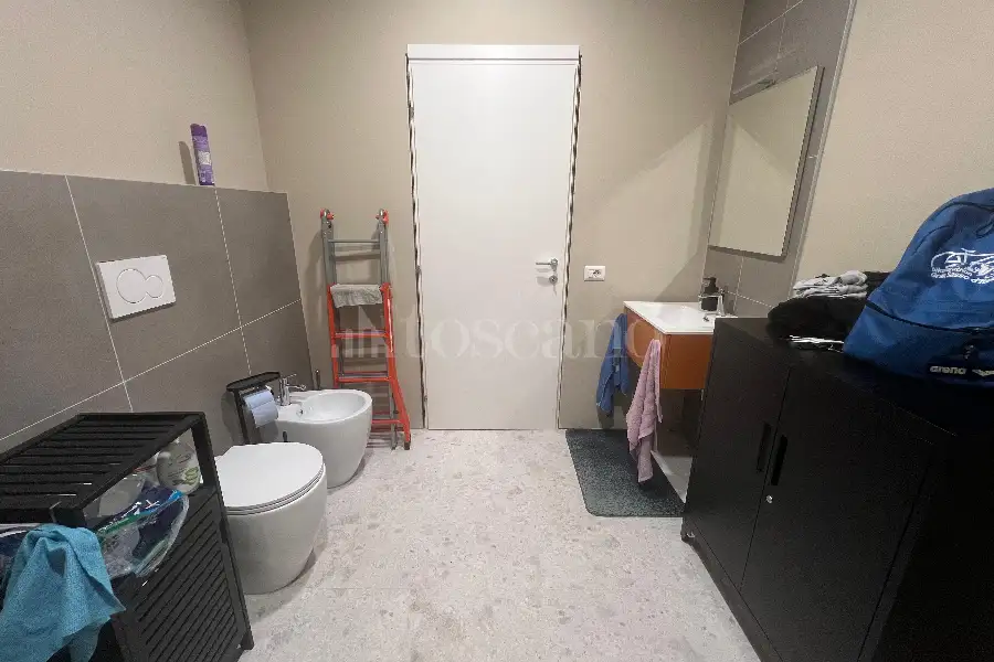 Negozio in affitto di 120 mq a €2.000 (rif. 37/2026)