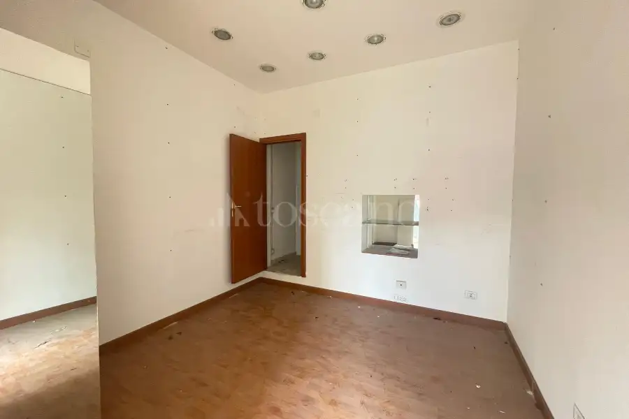 Negozio in vendita di 26 mq a €90.000 (rif. 17/2026)