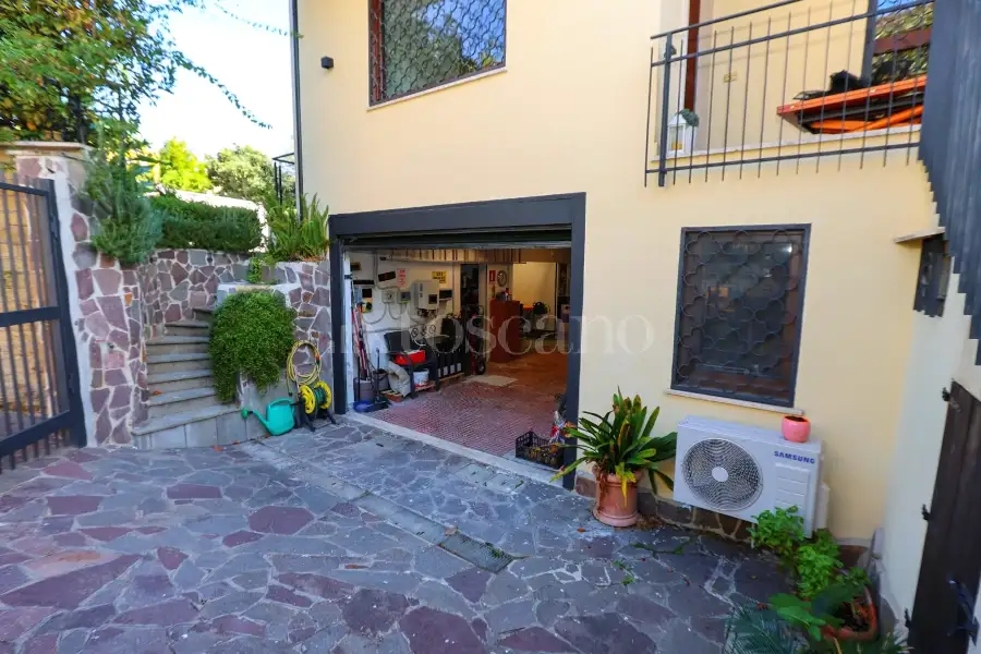 Villa Plurifamiliare in vendita di 210 mq a €675.000 (rif. 62/2026)
