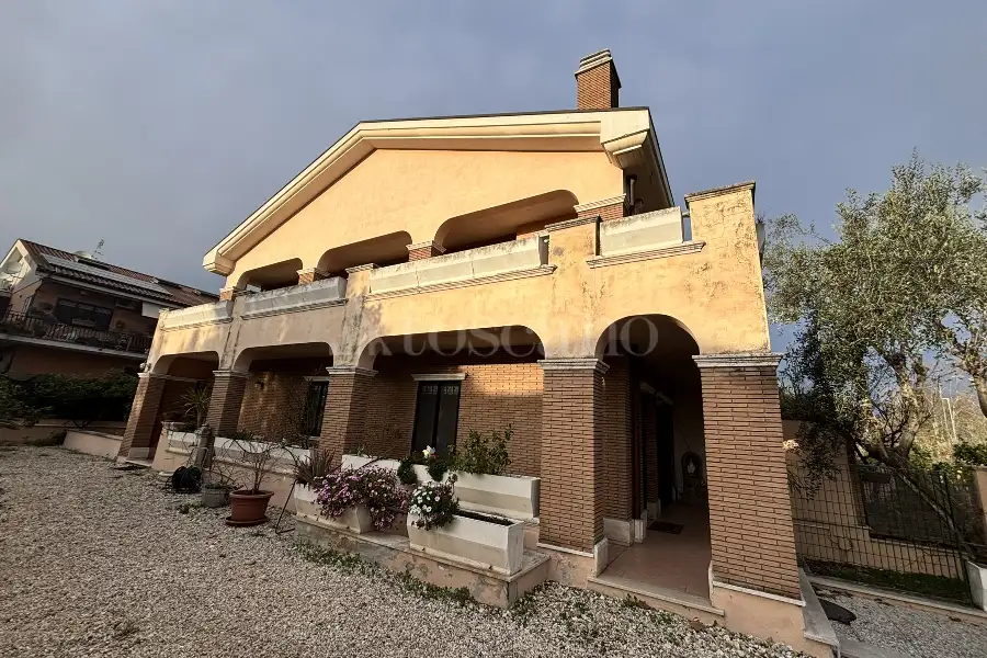 Villa in vendita di 220 mq a €660.000 (rif. 13/2026)